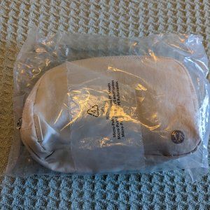 Lululemon Everywhere Belt Bag, White Opal, NWT